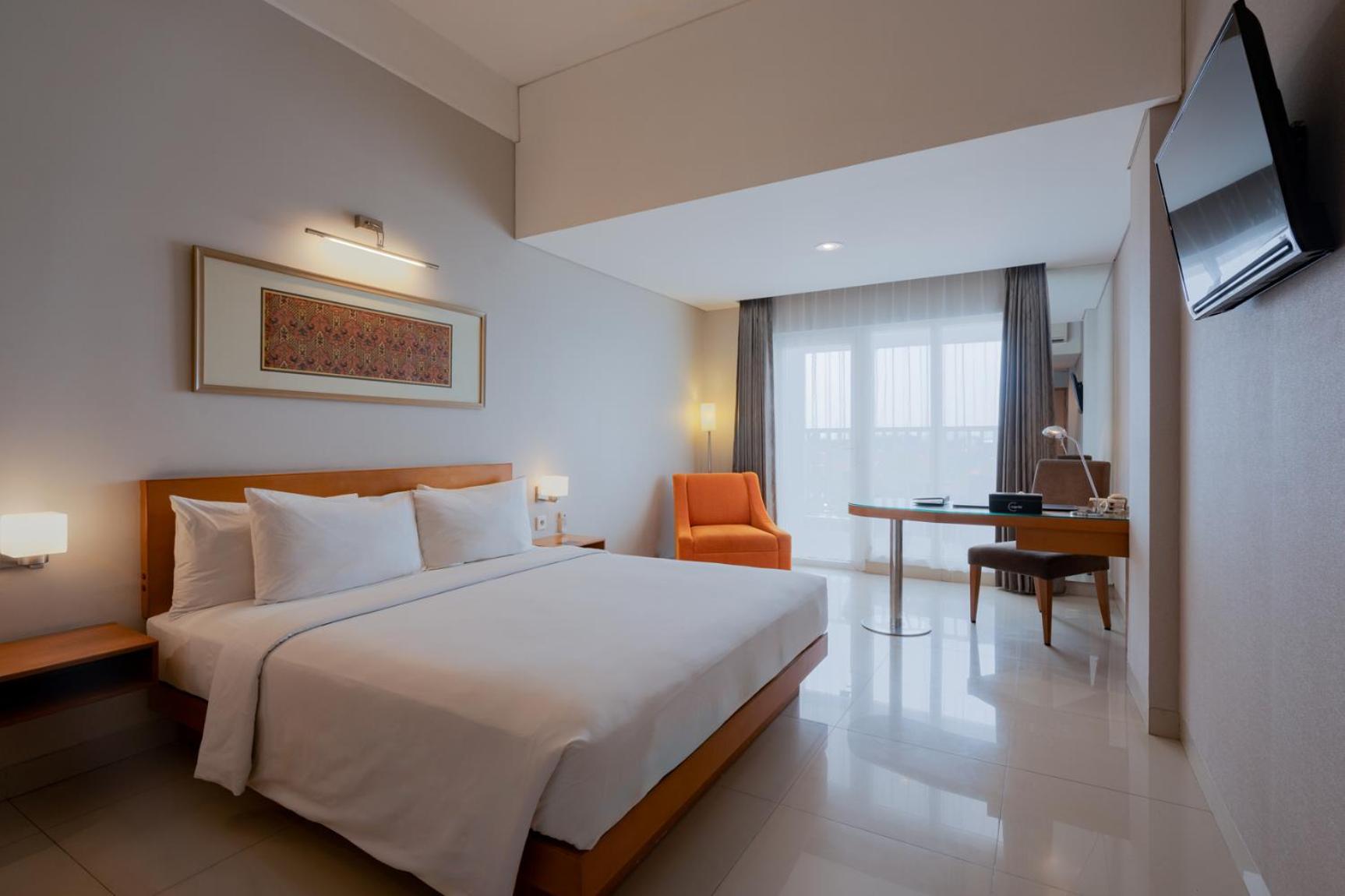 The Capital Hotel Surabaya Exteriör bild