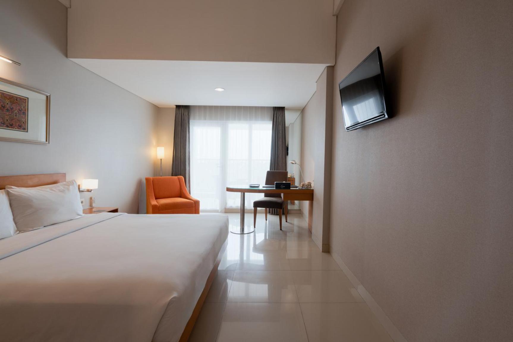The Capital Hotel Surabaya Exteriör bild