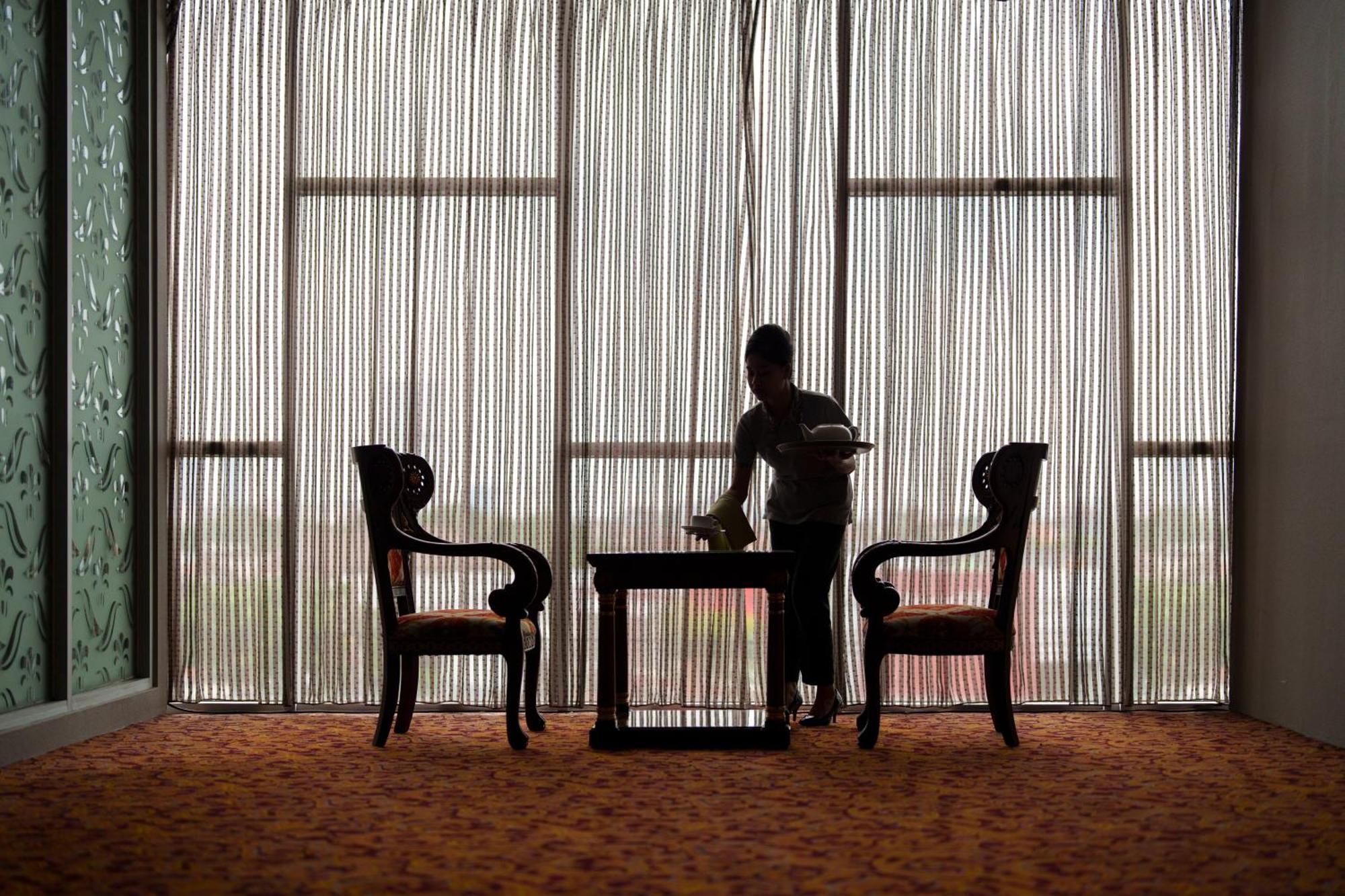 The Capital Hotel Surabaya Exteriör bild